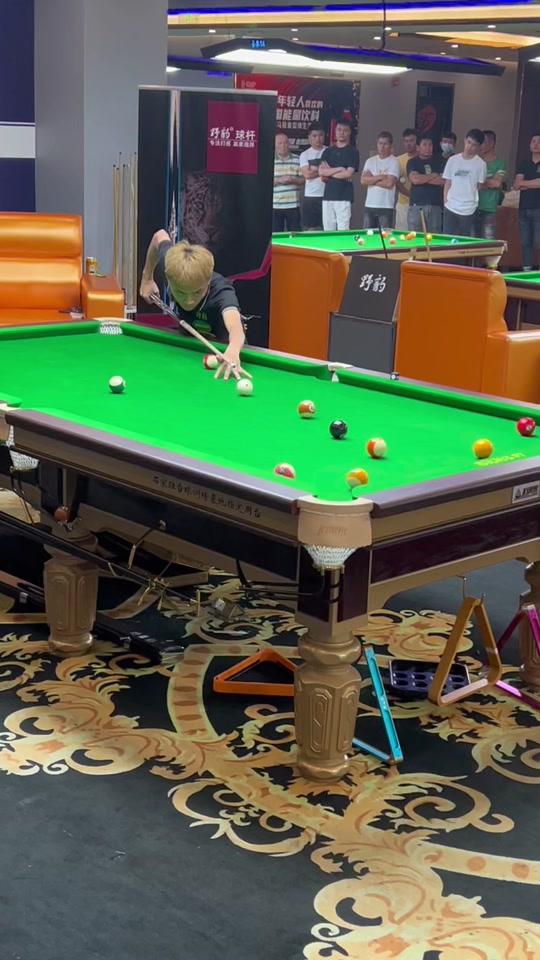 台球 台球厅 台球桌 桌球 540_960 竖版 竖屏