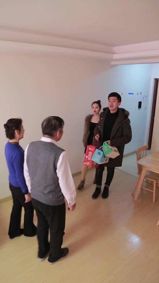 懂车侦探小璐密室逃脱_懂车侦探小璐素颜照_懂车侦探小璐的腿 - 抖音