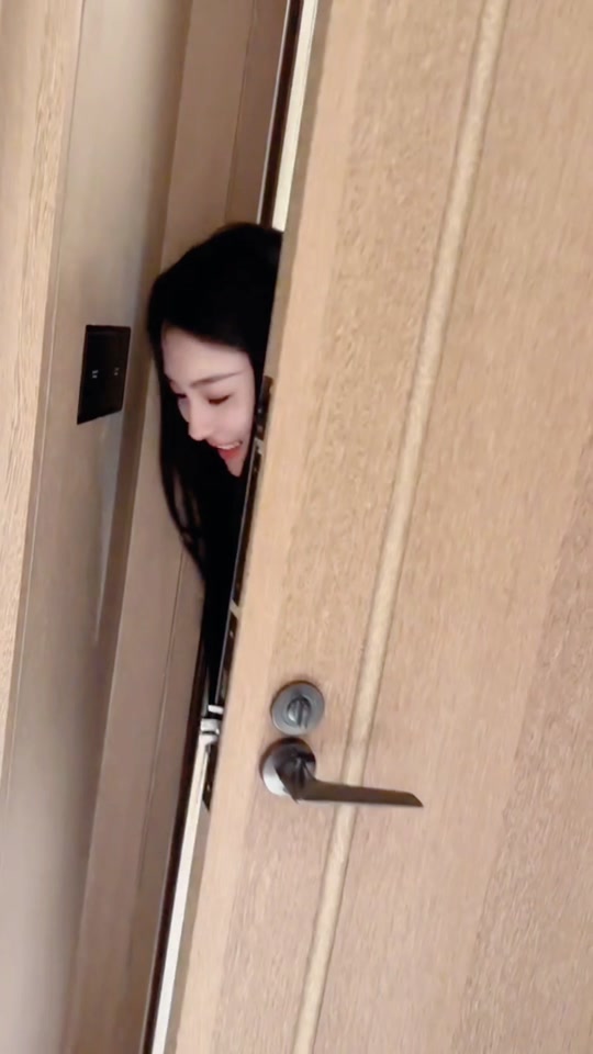 疯狂小杨哥小杨梅_小杨梅 简介_小杨梅传媒 - 抖音