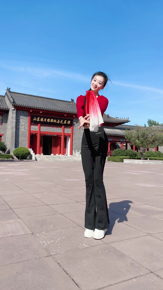 郭可儿:祖国华诞,唱支山歌给党听#唱支山歌给党听 #我在这里告白祖国