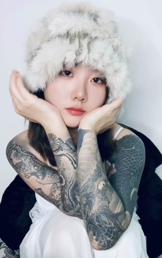 我以过客之名 在你生命历程中增添一处刺青#女纹身师 #花臂 #抖音热门