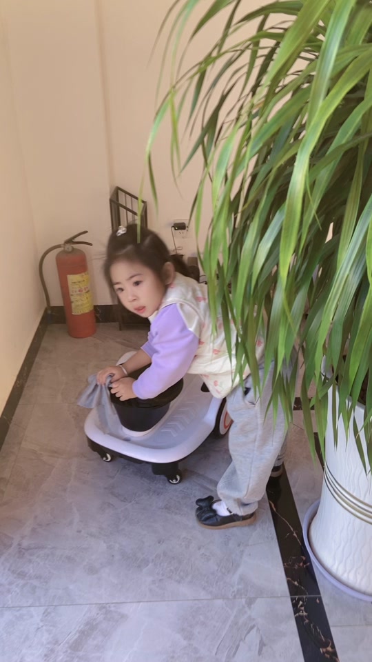 江西荣霸冷干机厂许慧敏