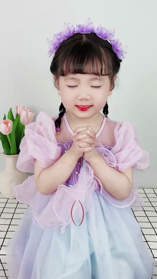 女儿表演,出游都可以这样编哦～#六一发型 #儿童编发 #短发宝宝编发