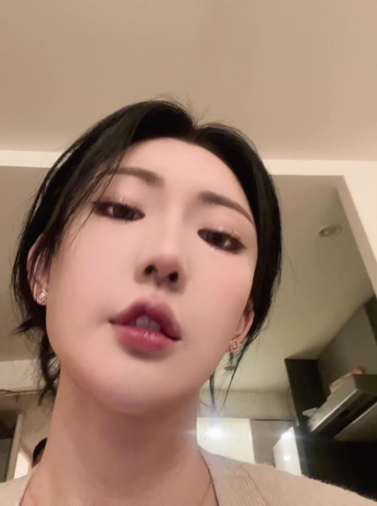 千雅折一湖姐姐_千雅折一湖胸_千雅折一湖的母亲 - 抖音