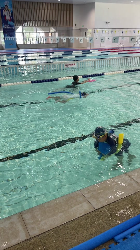 华海国际游泳馆 - 抖音