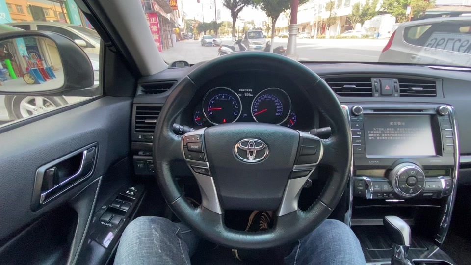 丰田锐志内饰 - 抖音