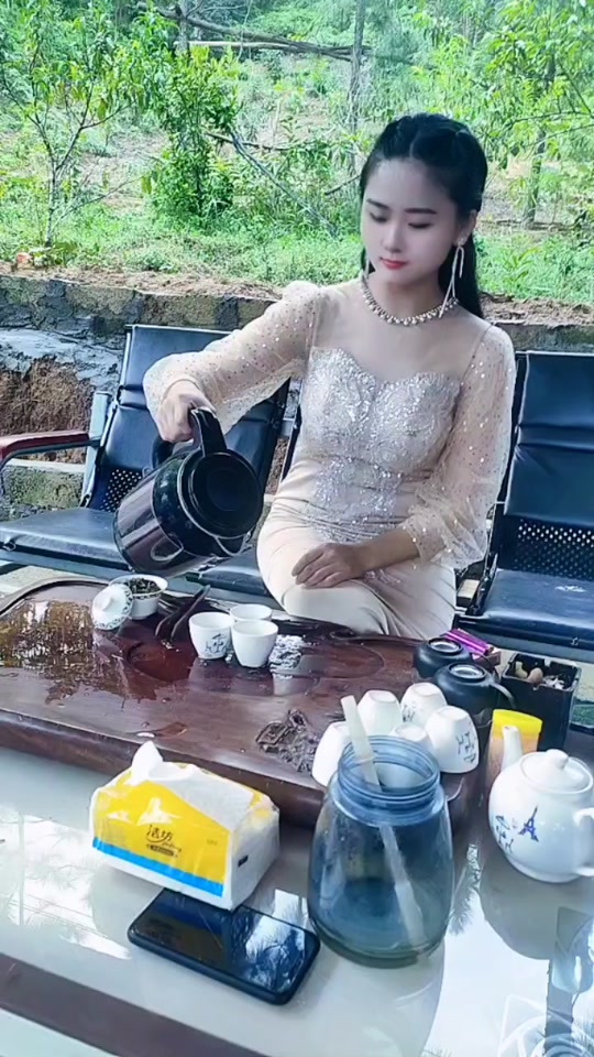 罗悠悠潮汕歌手_罗悠悠简介_罗悠悠个人资料介绍 - 抖音