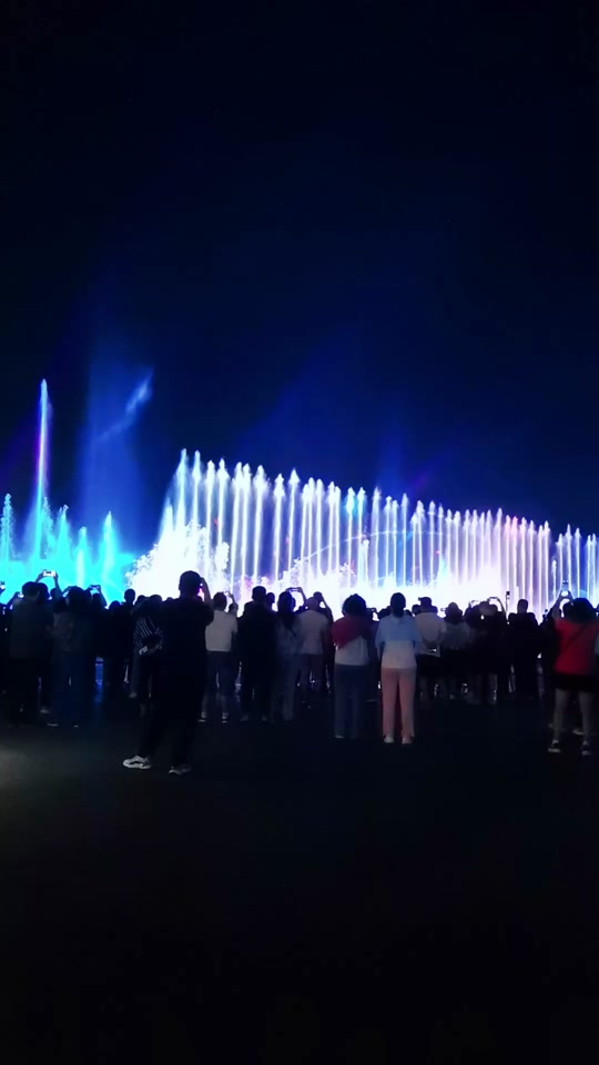 2024年4月东港音乐喷泉几点亮灯 - 抖音