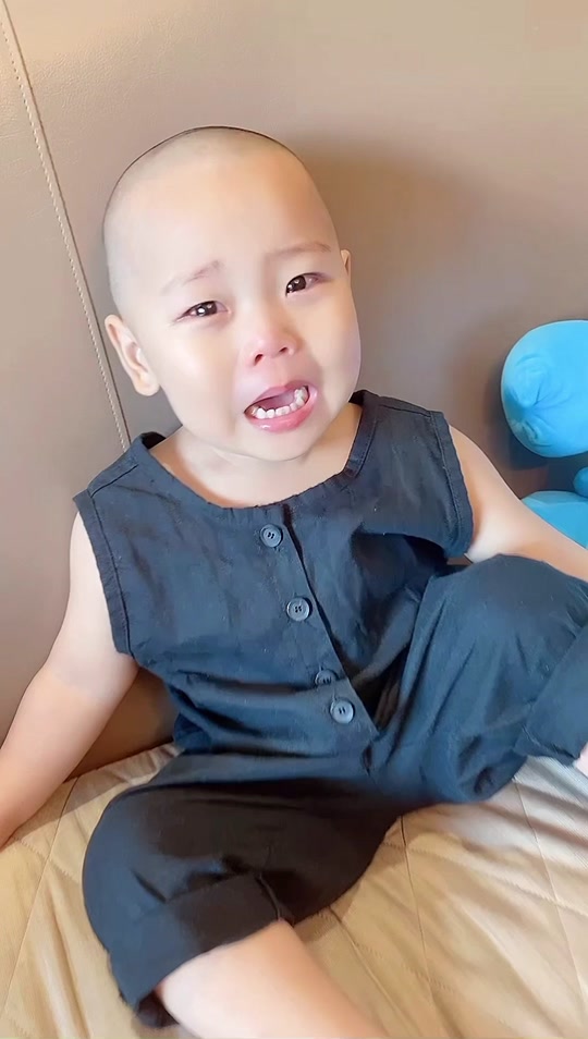 小橙子先生原来是父母收养的 - 抖音