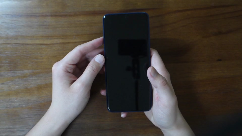 三星s20 ultra小测试,换新的贴膜,原来的指纹识别还能用吗?