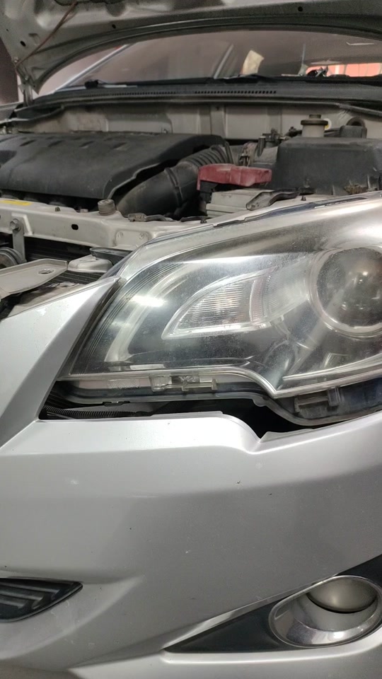 丰田花冠大灯灯泡拆卸教程 - 抖音