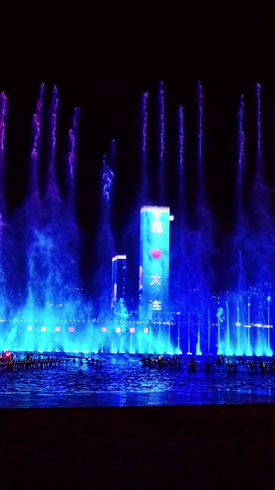 2024年4月东港音乐喷泉几点亮灯 - 抖音