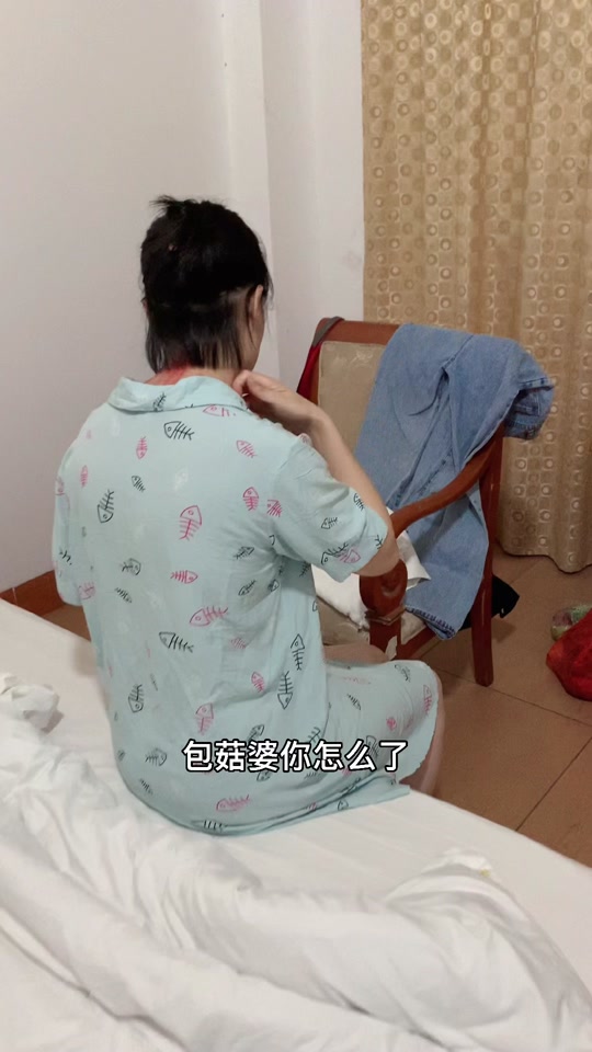 女朋友了中暑揪痧故事_ⅱ一暑天揪痧