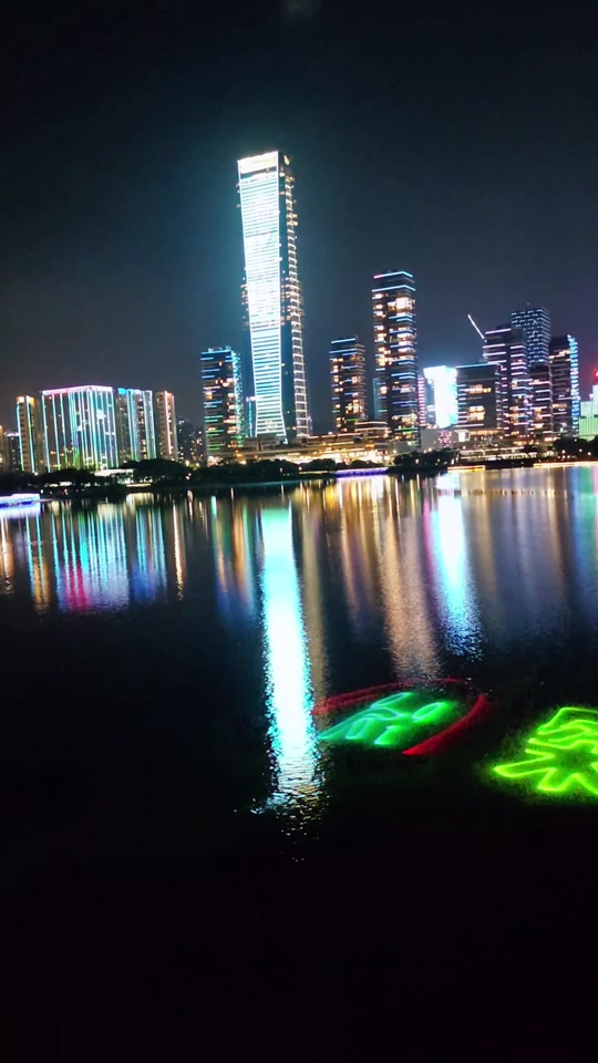 深圳灯光夜景 人才公园灯光秀,周五周六节假日夏天时间每晚19:30-20