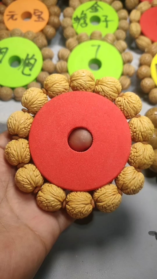 桃源堂(桃核):不是所有凤尾,都叫龙鳞凤尾#桃核手串 #龙鳞凤尾桃核