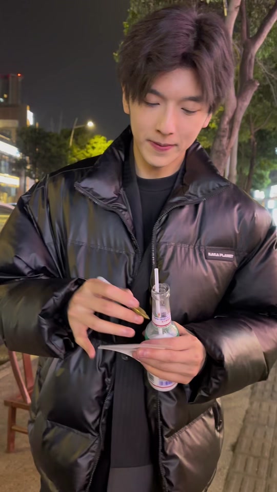 左奕然和左宸屹是双胞胎吗_左宸屹简介_左宸屹吴苓鑫 - 抖音