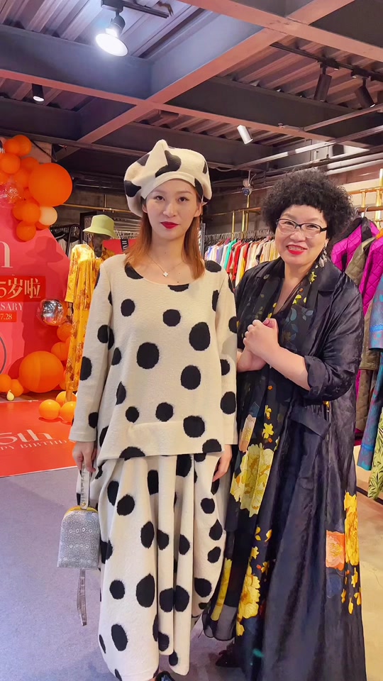 草间弥生服装设计_卡洛弥女装品牌介绍