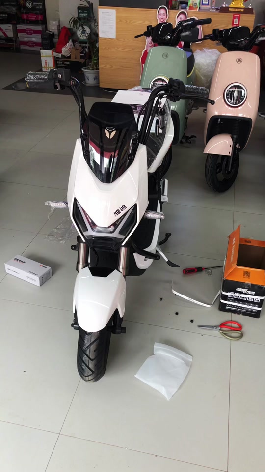 雅迪极光4.0和雅迪x5哪个好 - 抖音