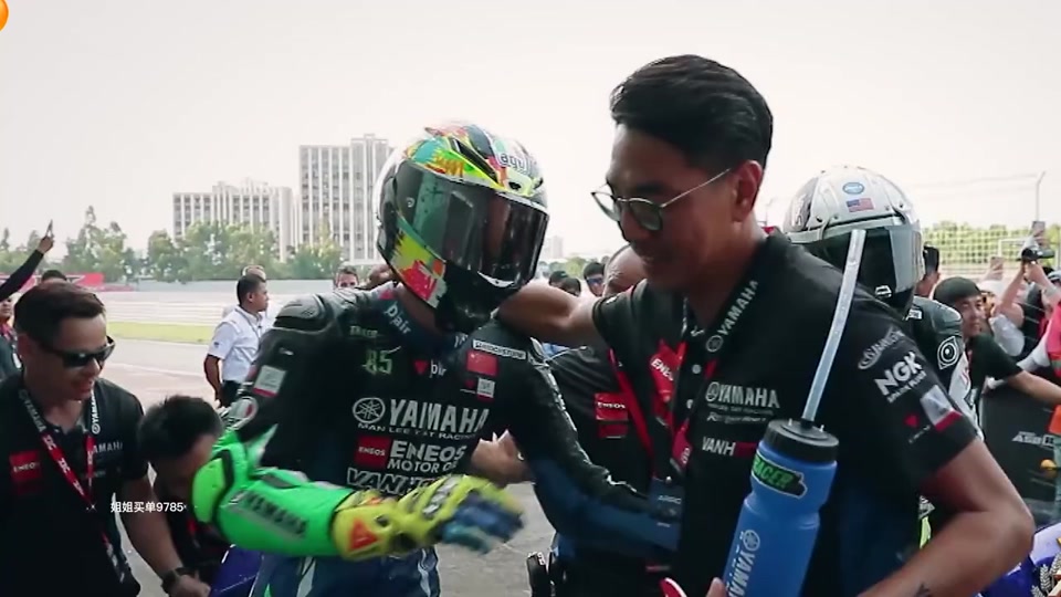 职业摩托赛车手85号王一博 2019.8.