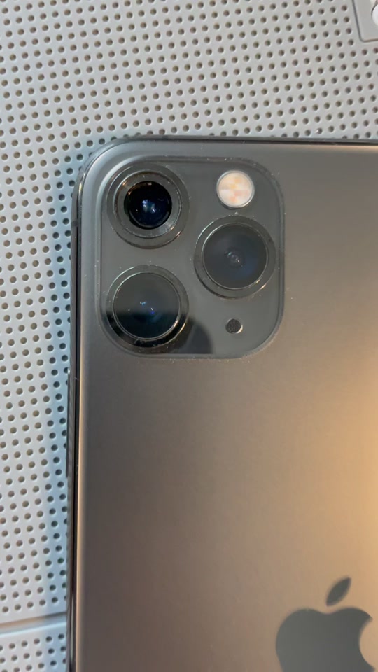 苹果是蓝宝石镜头吗