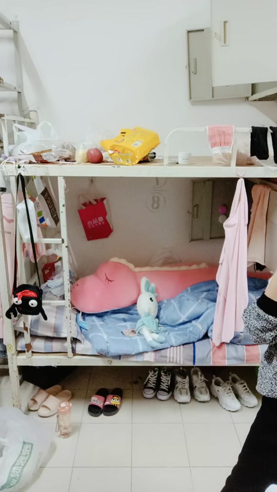 在烟台富士康被记自离能在宿舍呆几天 - 抖音