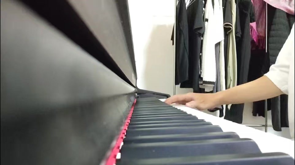 天灰灰钢琴谱_天灰灰简谱