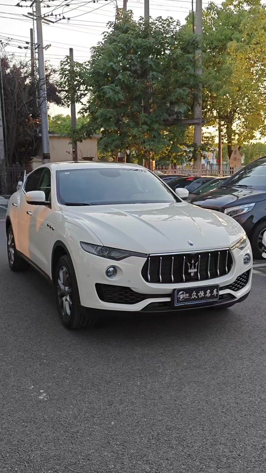 玛莎拉蒂莱万特2024款最新 - 抖音