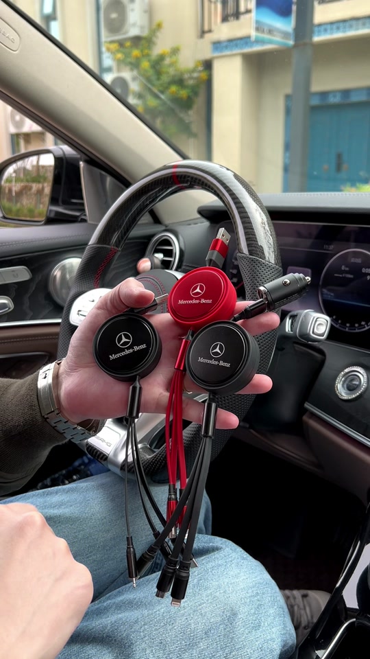 24款奔驰glc300点烟器在哪 - 抖音