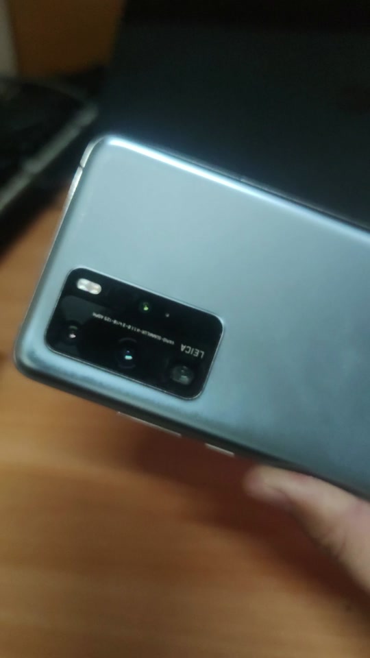 :打开华为的手电筒会发生什么?#华为 #p40pro