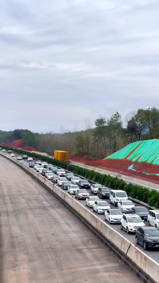 昨天沪昆高速堵车吗