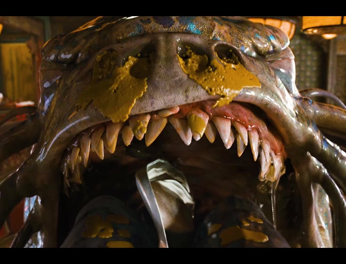 黑衣人蟑螂怪物