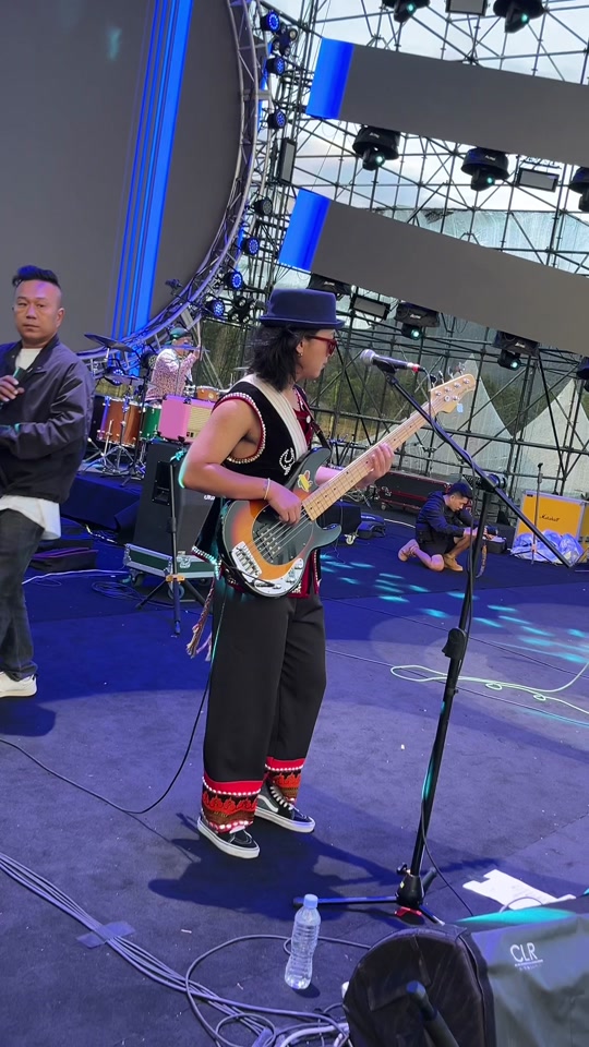 音乐节现场 #音乐节#罗平花海音乐节 #三跺脚 #濮曼乐队