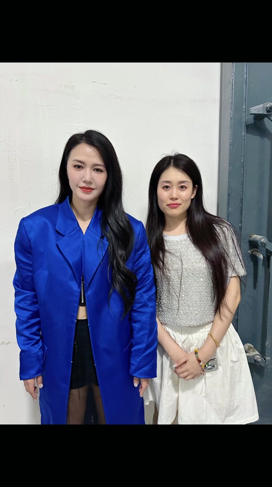 和谭维维老师合个影,笑容灿烂到心花怒放❤又是一位没有架子的明星