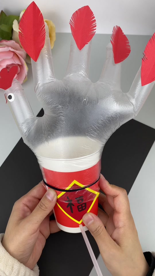 一次性橡胶手套做大人玩具