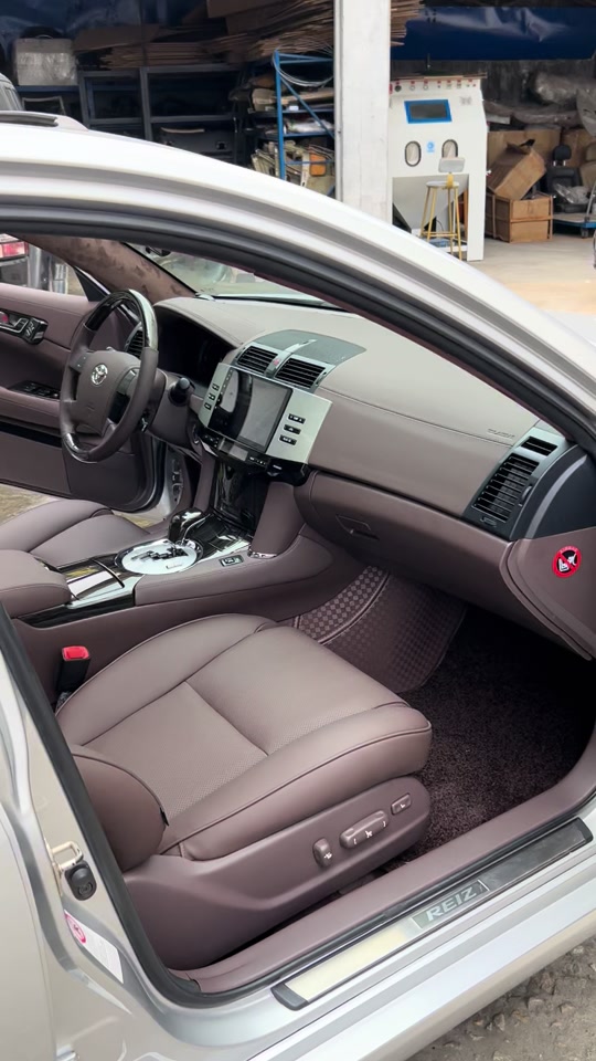 丰田锐志内饰 - 抖音