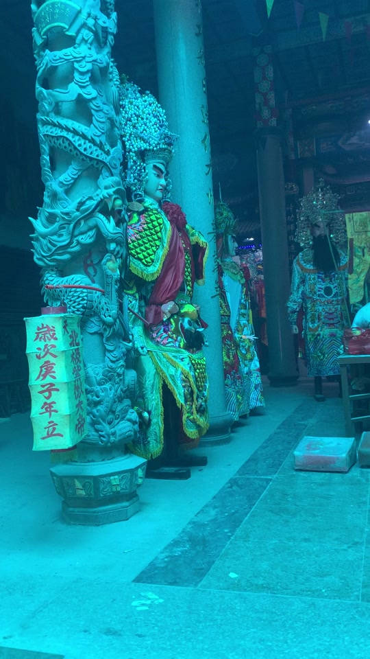 这么多八爷,走进去都不敢咋咋呼呼的,肃然起敬啊!#福建游神