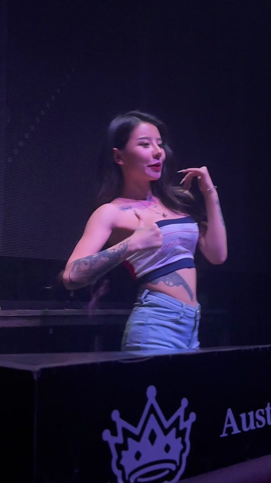 成都赫本简奥斯汀酒吧 #酒吧订台 #成都酒吧 #女dj