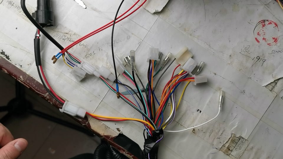 电动车大灯开关4根线怎么接线教程 - 抖音