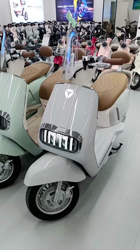 南宁市雅迪冠能6代m85d配置 - 抖音