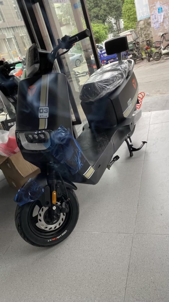 雅迪电动车座位怎么换成一体的 - 抖音