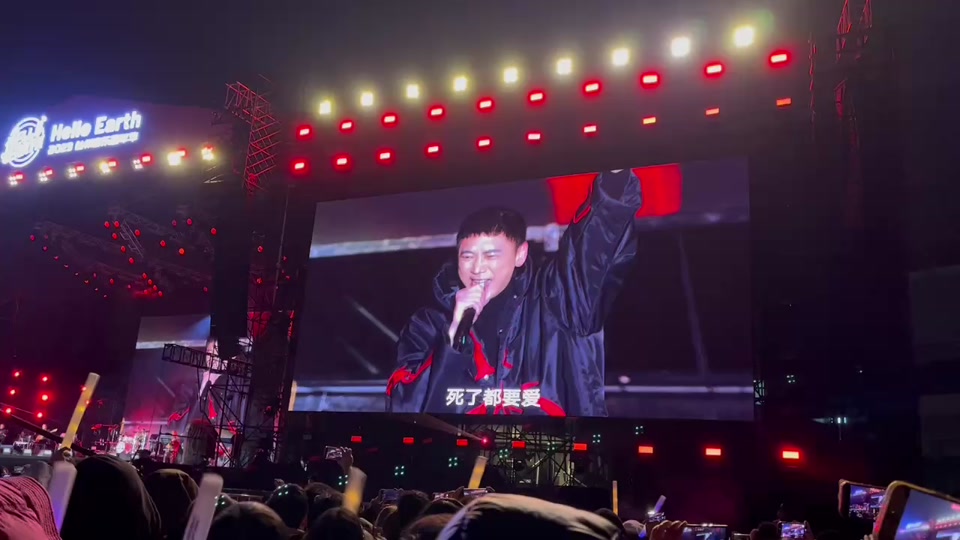 #acdc乐队 #神级现场 #现场版live #布鲁斯摇滚 #安格斯杨 🔥ACDC—He11 Bells🔥出自1980年的专辑《Back in ...