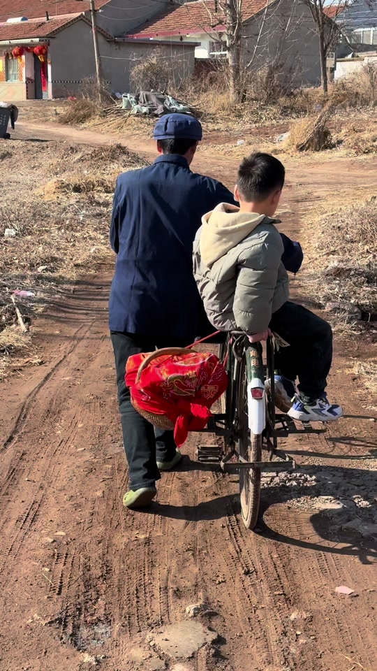 你还记得坐在你自行车前杠上的女孩吗