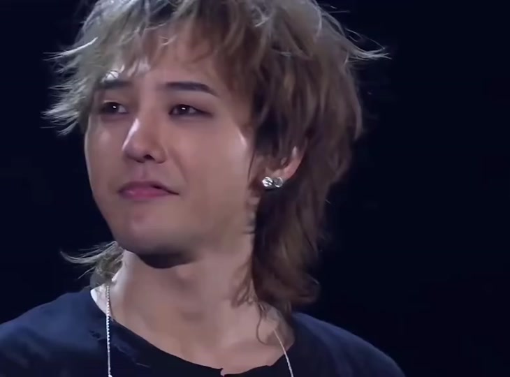 权志龙17年世界巡演纪录片 - 抖音