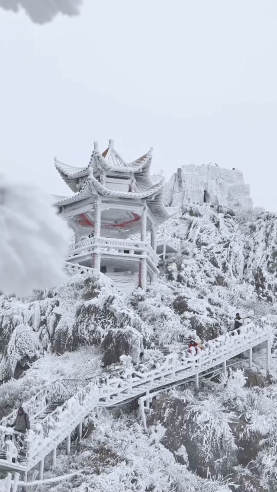 连山金子山12月16日结冰了吗 - 抖音