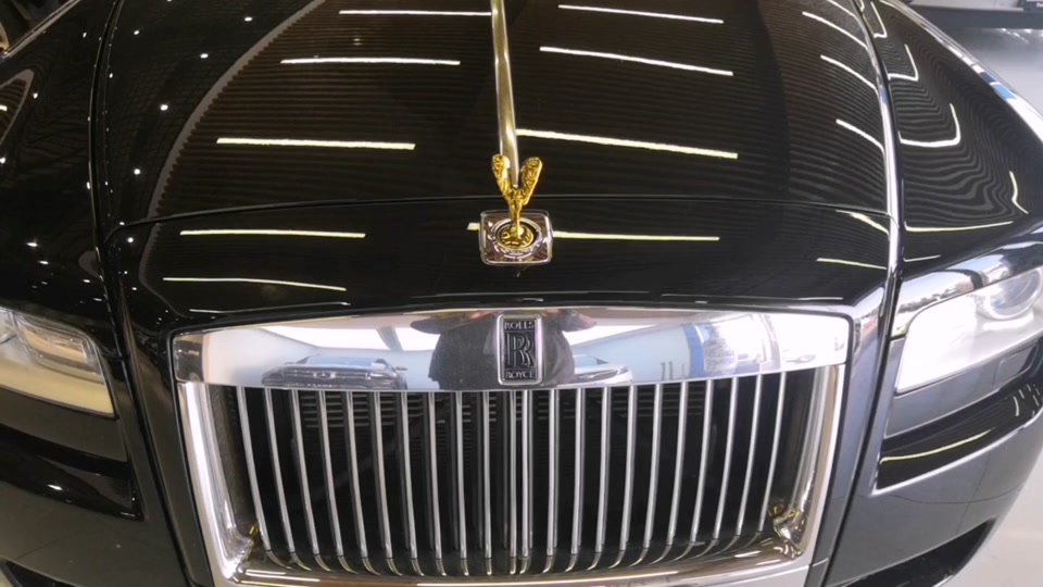 月牙车标什么车 - 抖音