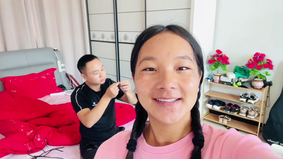 亮亮和拉姆:回家待产后拉姆脸上笑容少了,没有旅行的时候那么开心