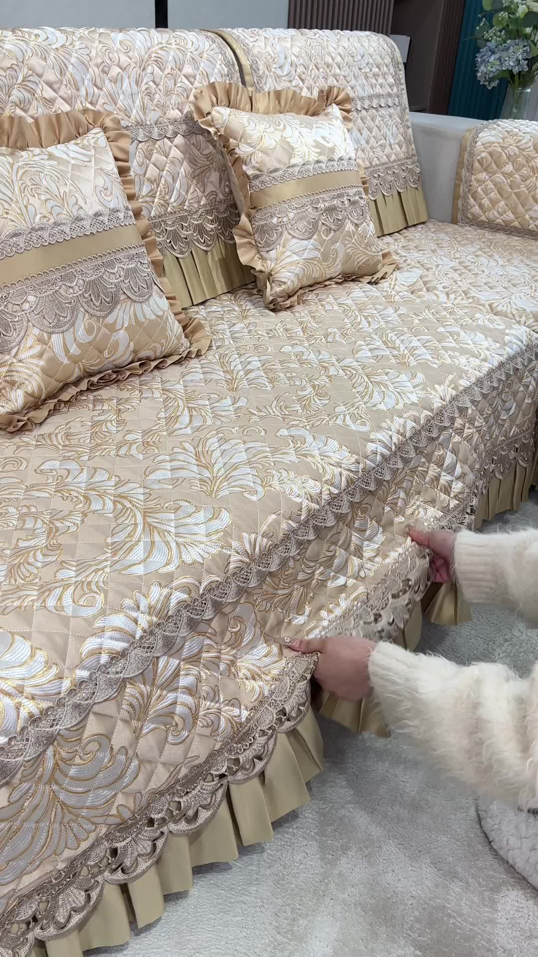沙发垫  一年四季都能铺,沙发上铺沙发垫子,就不用担心弄脏沙发,沙发