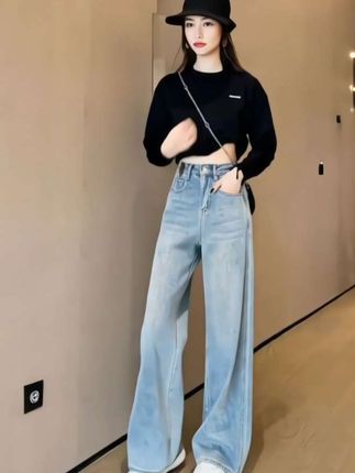 #窄版直筒牛仔裤 #秋冬上新 #直筒裤 #百搭款 #穿出自己的风格