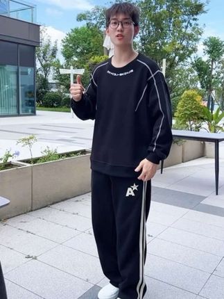 给男孩挑卫衣?这款新款圆领的绝了!柔软亲肤,不起球不掉色,有弹力不紧绷,放心入。#男生穿搭 #早秋穿搭 #卫衣 #显瘦遮肉 #强烈推荐