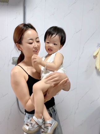 #自用好物推荐 我用了好几年的洗面奶,都不知道用了多少支了,洗脸洗的非常干净,不紧绷不假滑。一支150g的,39.9两支。支持试用❤️